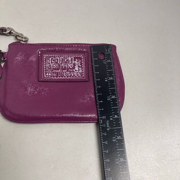COACH Magneta Patent Leather Wristlet Purple/Pink 4X6 - Picture 4 of 10